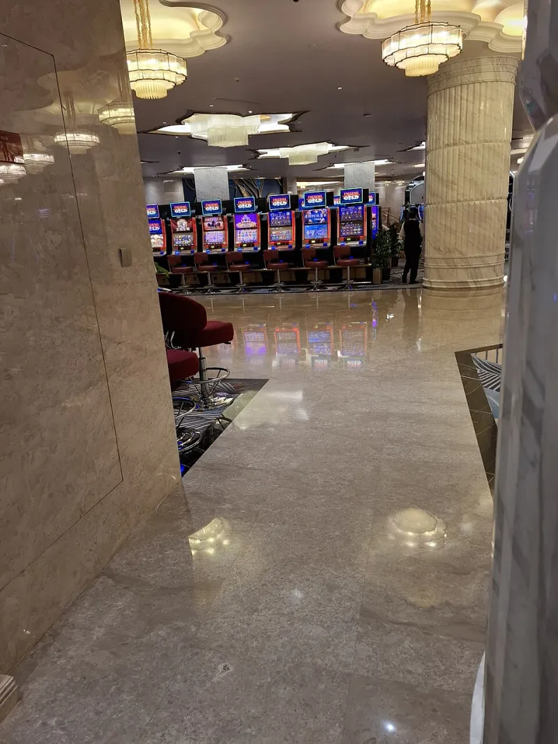 The Numbers Behind the Reels: Understanding RTP, House Edge, and What They Mean for Your Bankroll